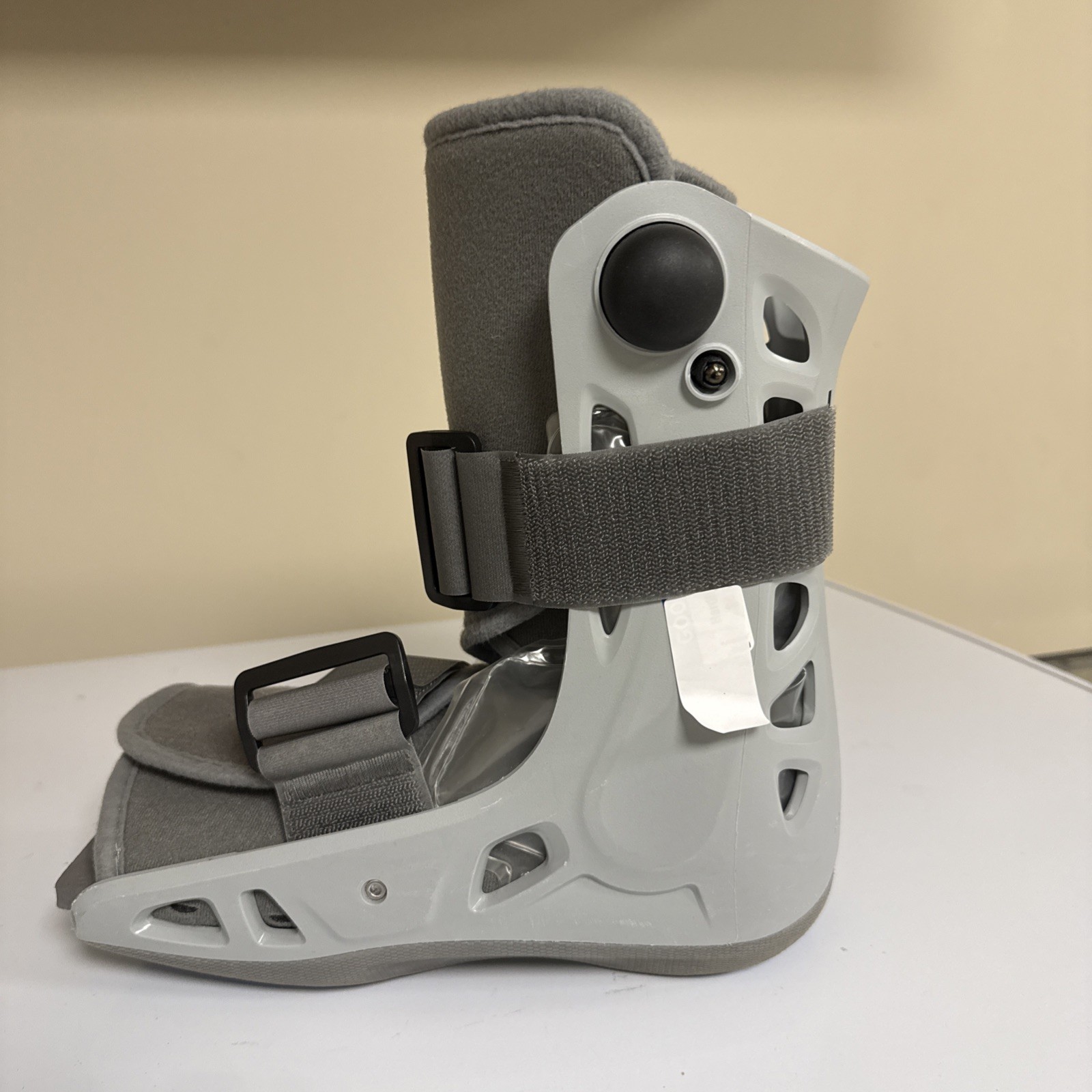 Aircast AirSelect Medium Standard Walker Boot Fracture Recovery Ankle Support