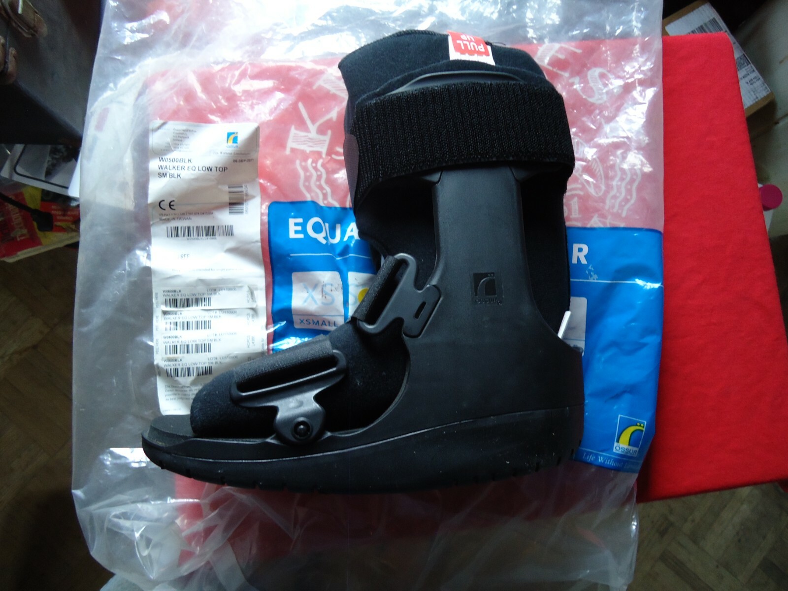 OSSUR EQUALIZER WALKER LOW TOP SIZE SMALL COLOR BLACK