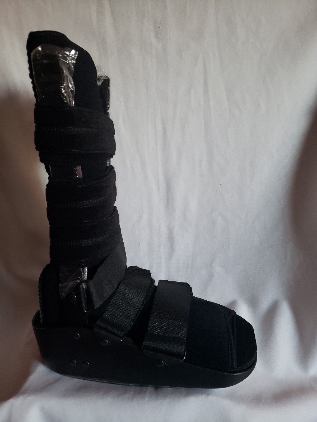 Procare MaxTrax Walker Adjustable Boot 79-95327, L DJO LLC ( Size L )