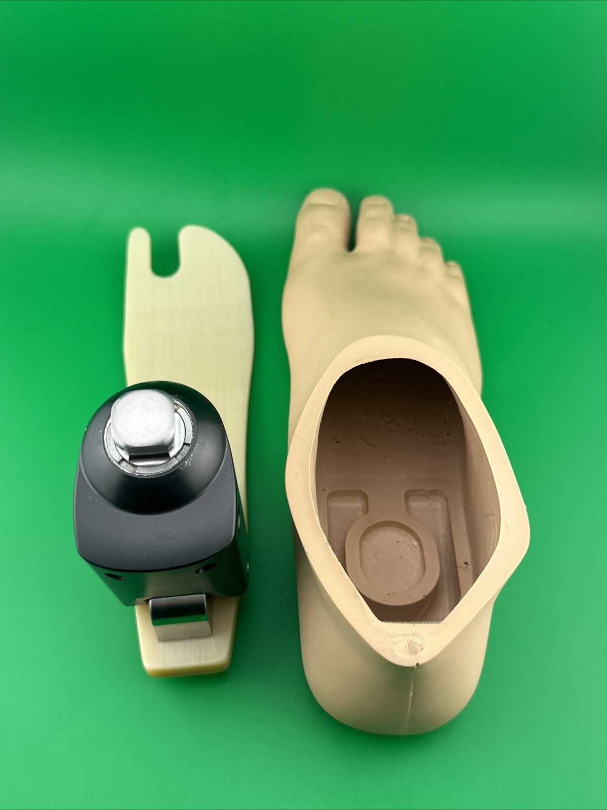 Kintrol Hydraulic Ankle Prosthetic Foot, Size 26, Category 2, Right, Perfect
