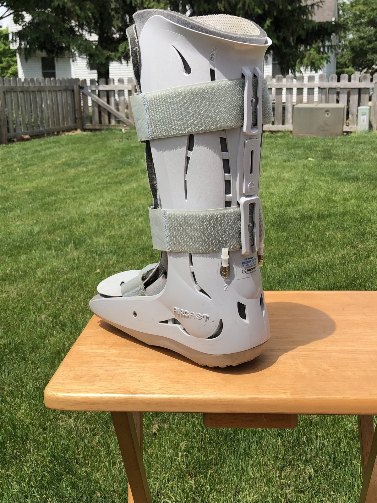 Aircast FP (Foam Pneumatic) Walker Boot Brace Cast 01F-uni-sex Medium .