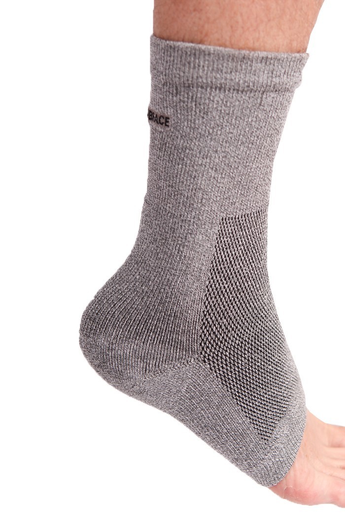 Incrediwear Ankle Brace Sleeve Support -Small/Medium or Large NEW