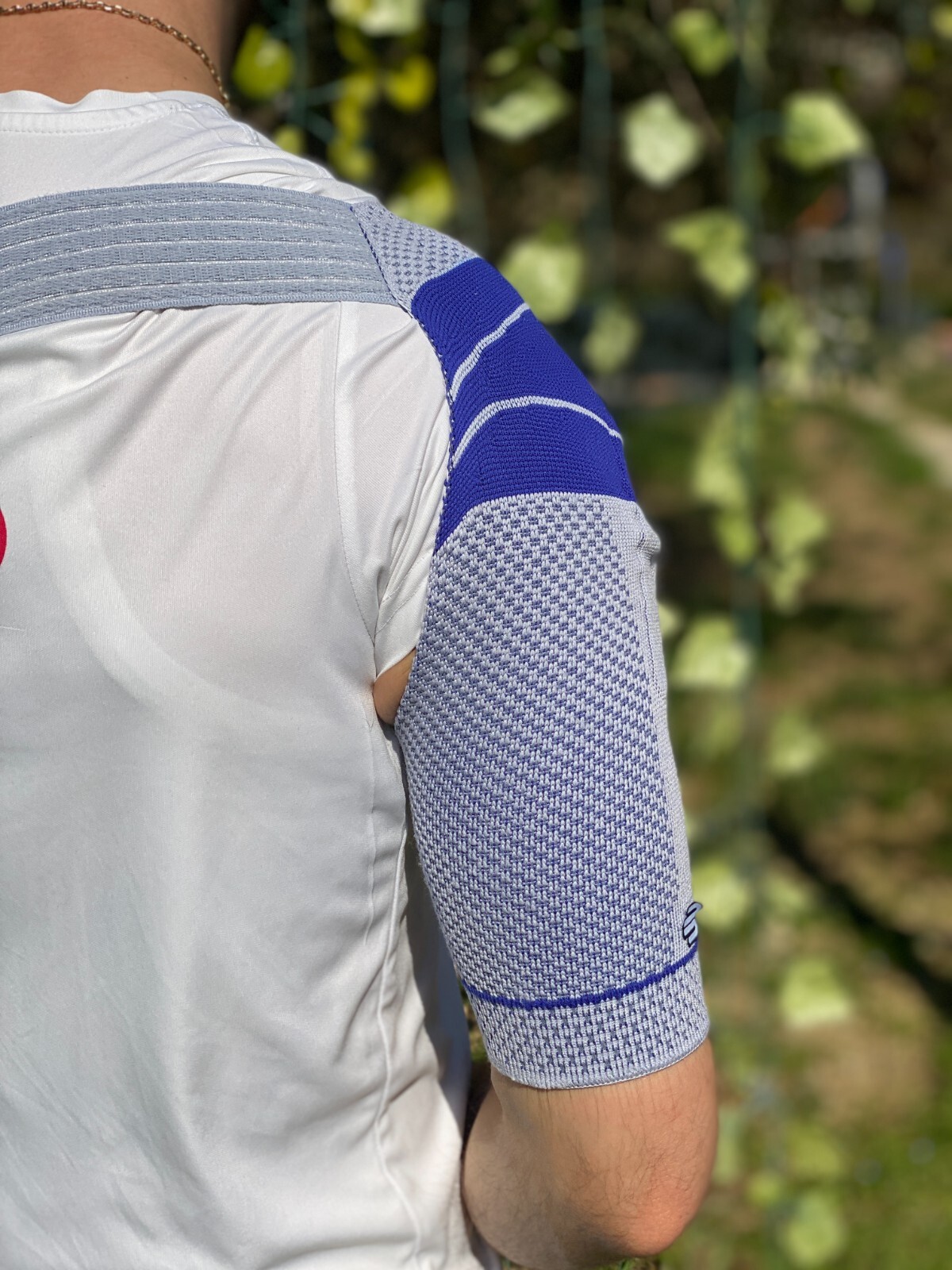 Bauerfeind OmoTrain® S Shoulder Brace Pain Relief Strained Shoulder Size 1