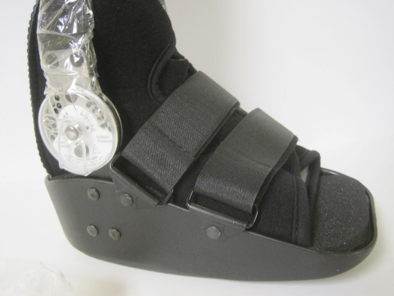 New Procare MaxTrax ROM Walker Adjustable Boot 79-95333 Small