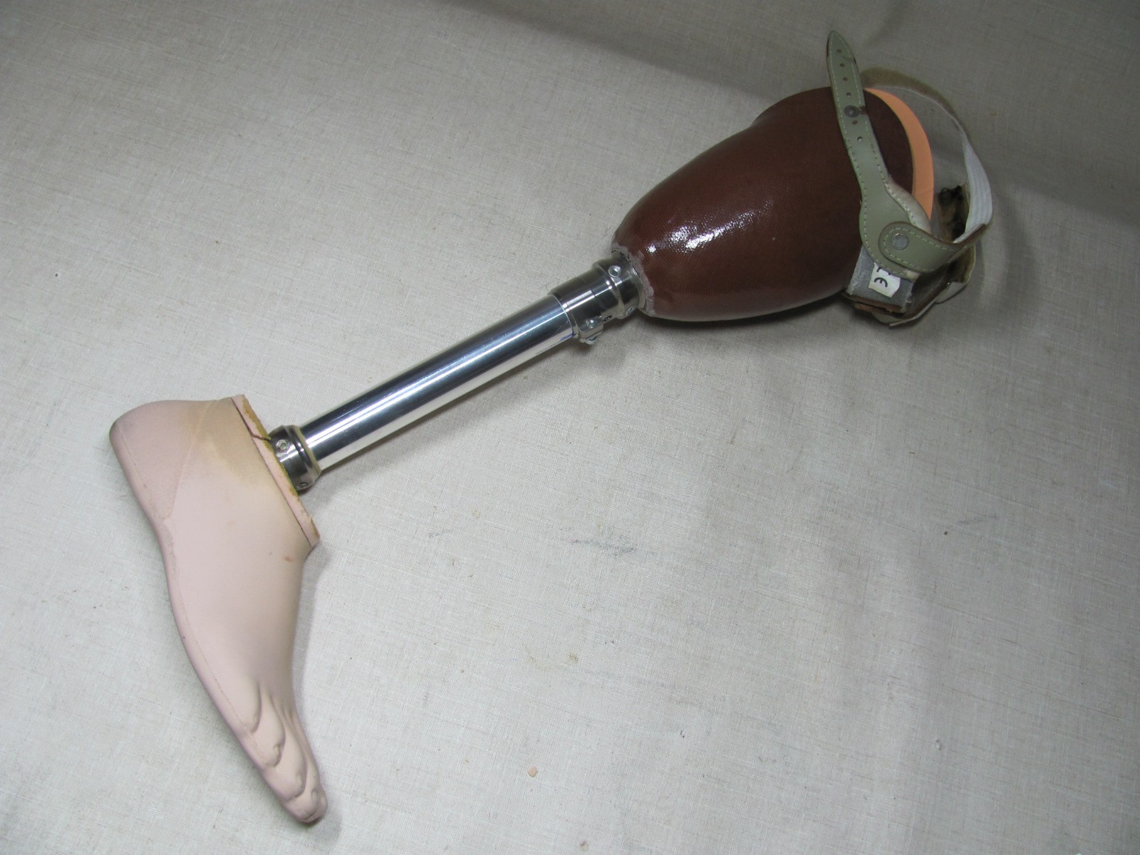 PROSTHETIC LEG LEFT BELOW-KNEE OTTO BOCK TITAN 4R52 HARDWARE KINGSLEY FLATTIE FO
