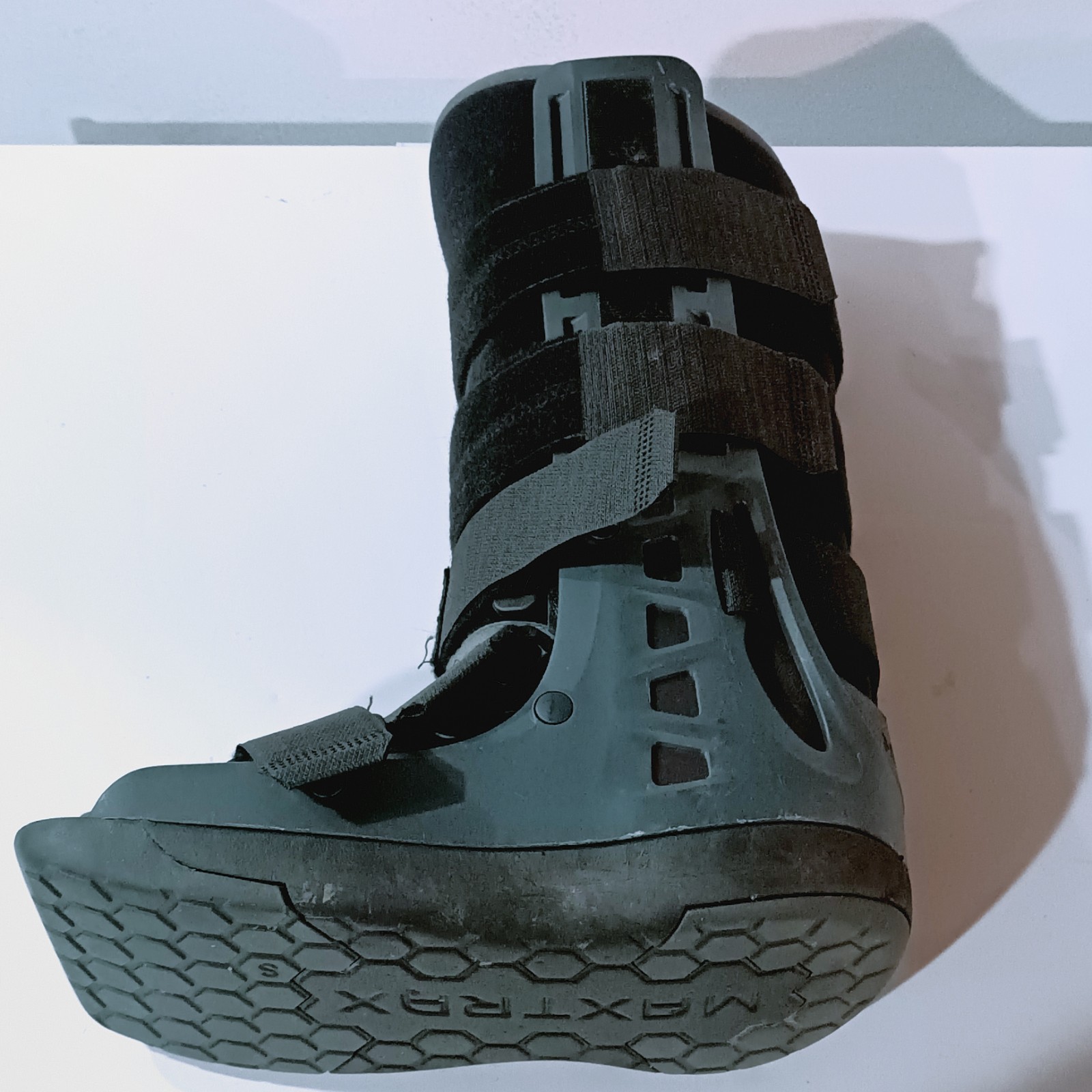 ProCare MaxTrax 2.0 Air Walker Boot Size S Small DonJoy Fracture Sprain Brace…