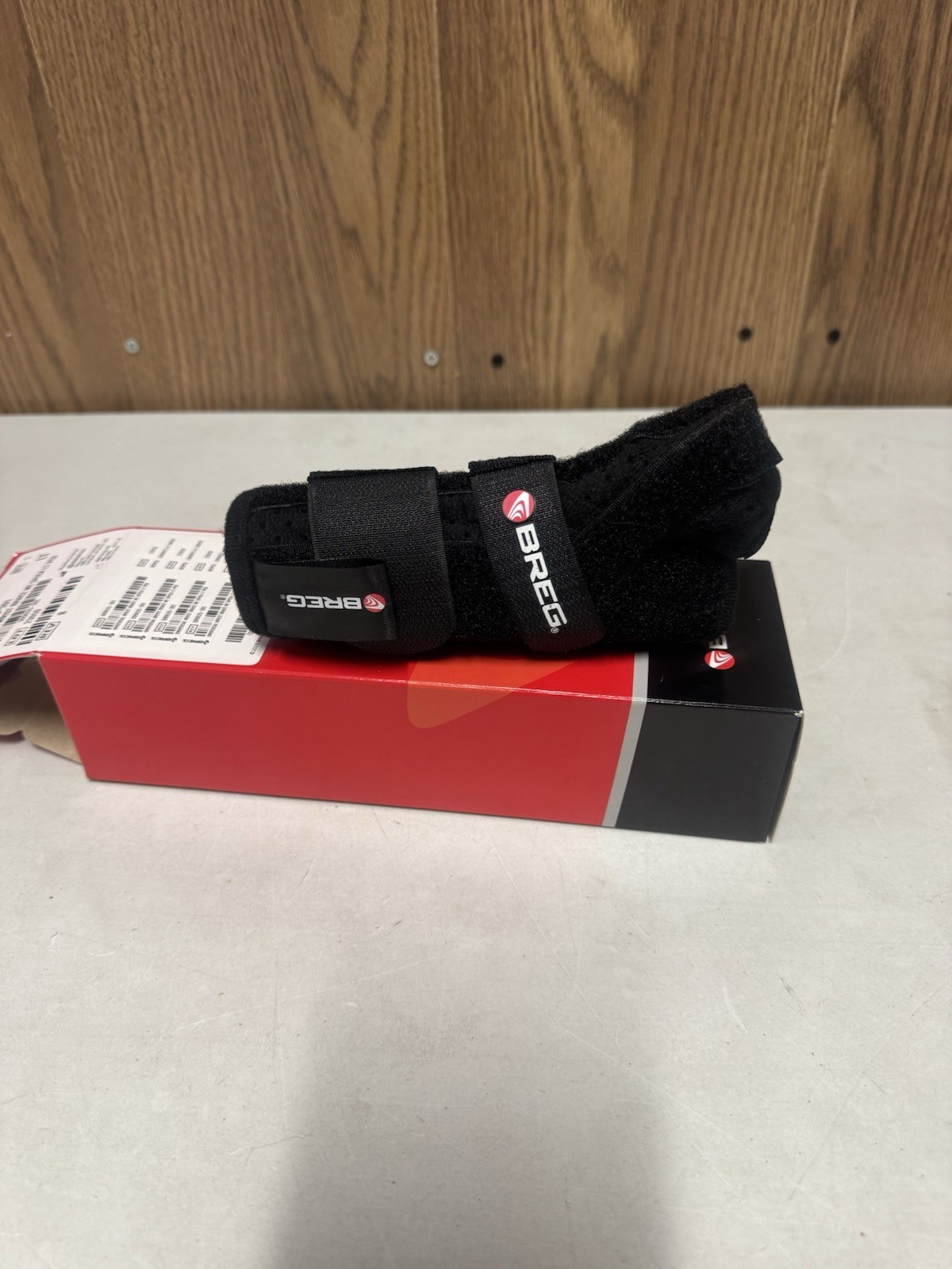 BREG Universal Wrist Brace Left Pediatric REF 100641-101 New in Box