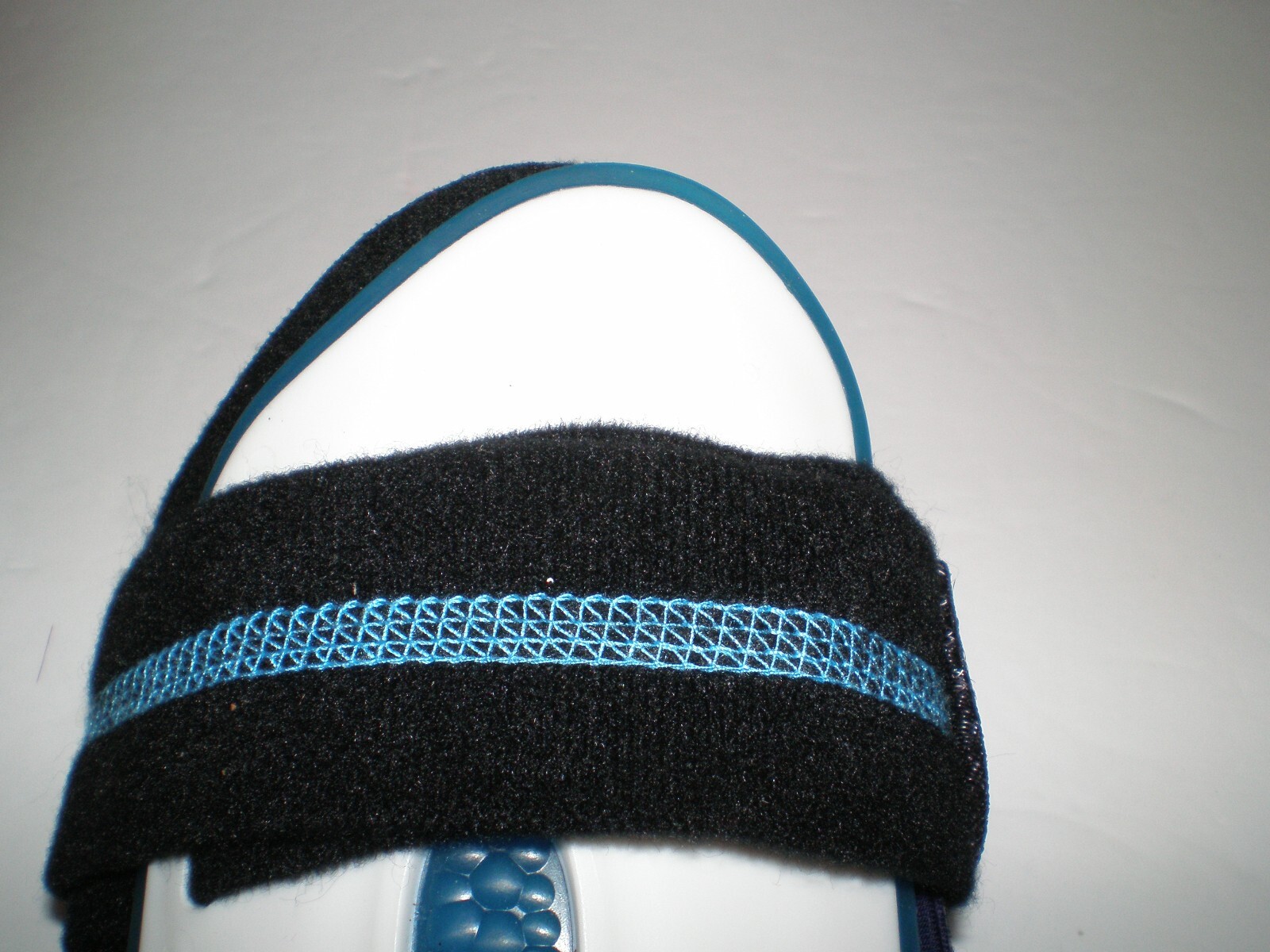 Velpeau VP1503 Ankle Support Brace Stirrup Stabilizer Left or Right Fit unisex
