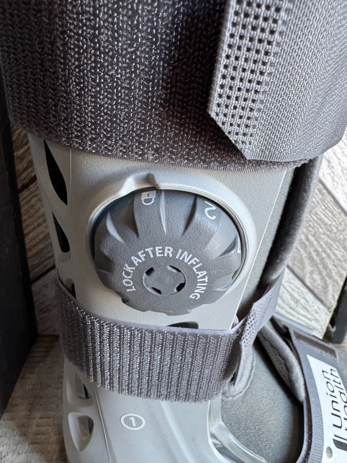 AIRCAST Walking Boot Size Small – Used Mid Calf Height Branded Union Hospital