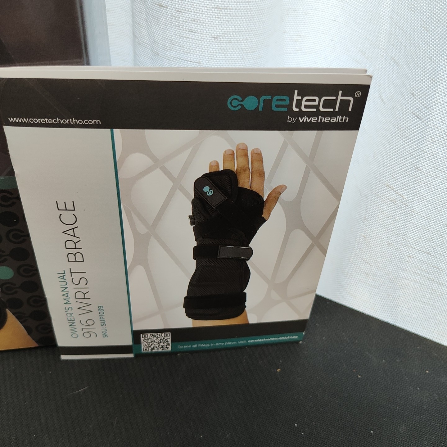 CORETECH 916 Left/Right Universal Wrist Brace/Splint – Black New Open Box