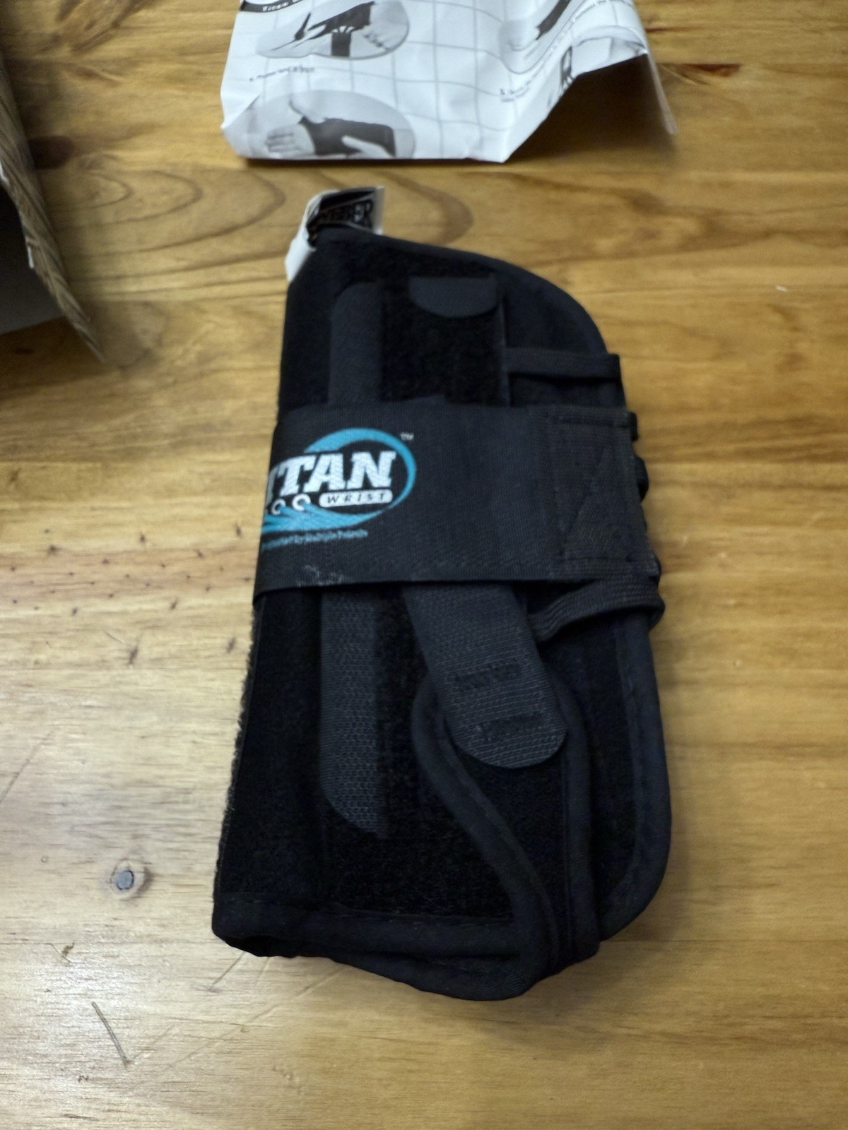 Hely & Weber Titan Wrist Right Universal Brace Short