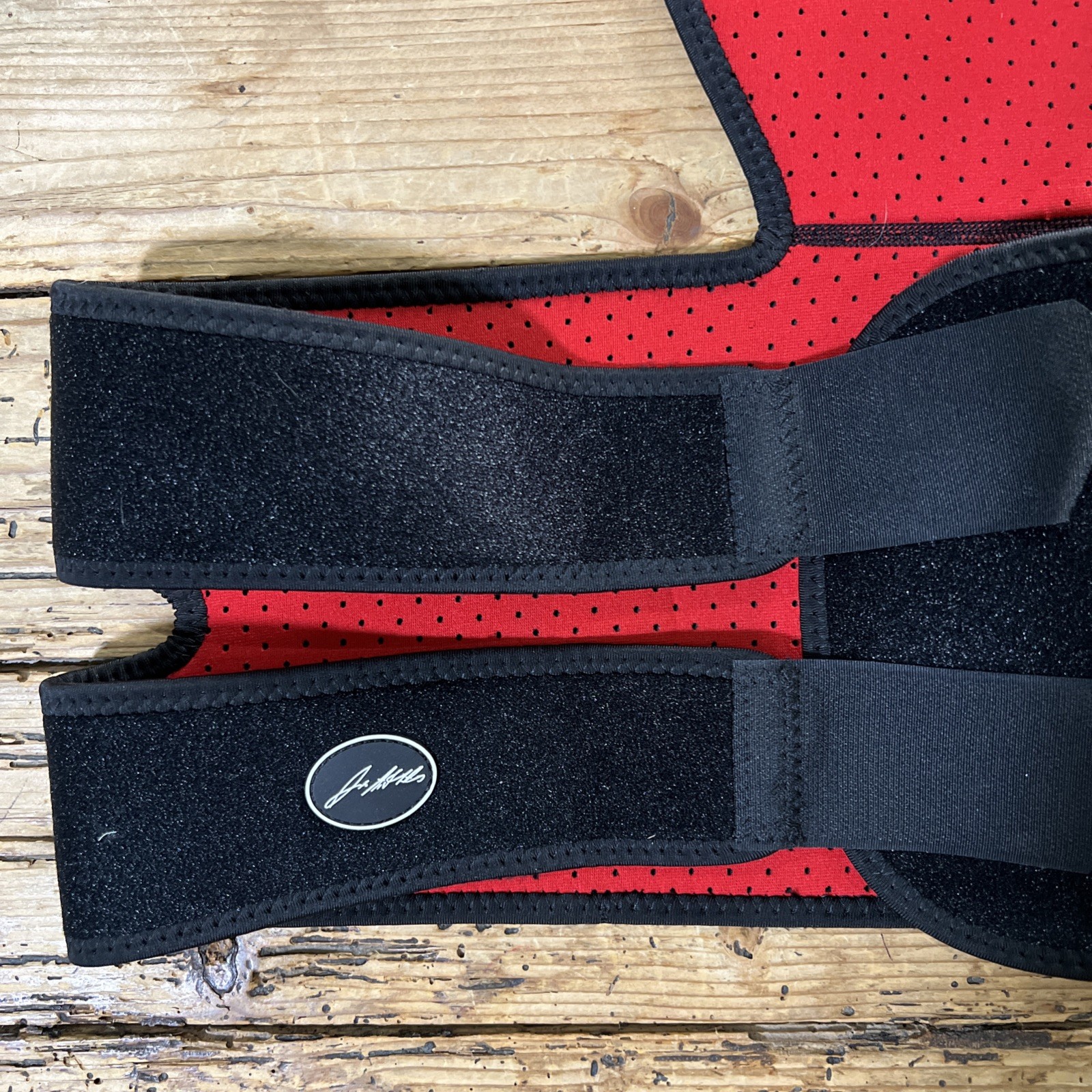 Dr. Arthritis Size S/M Black & Red Hip Wrap & Thigh Support Pain Relief Brace