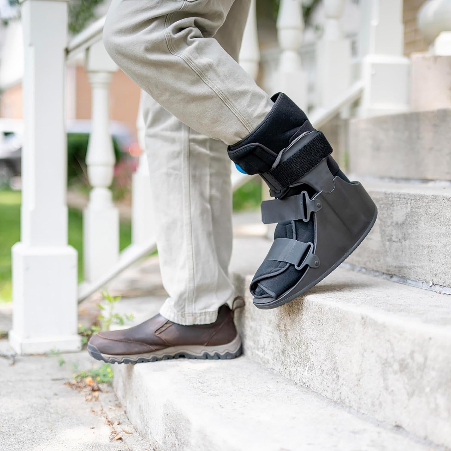 United Ortho Short Air Cam Walker Fracture Boot Small Black