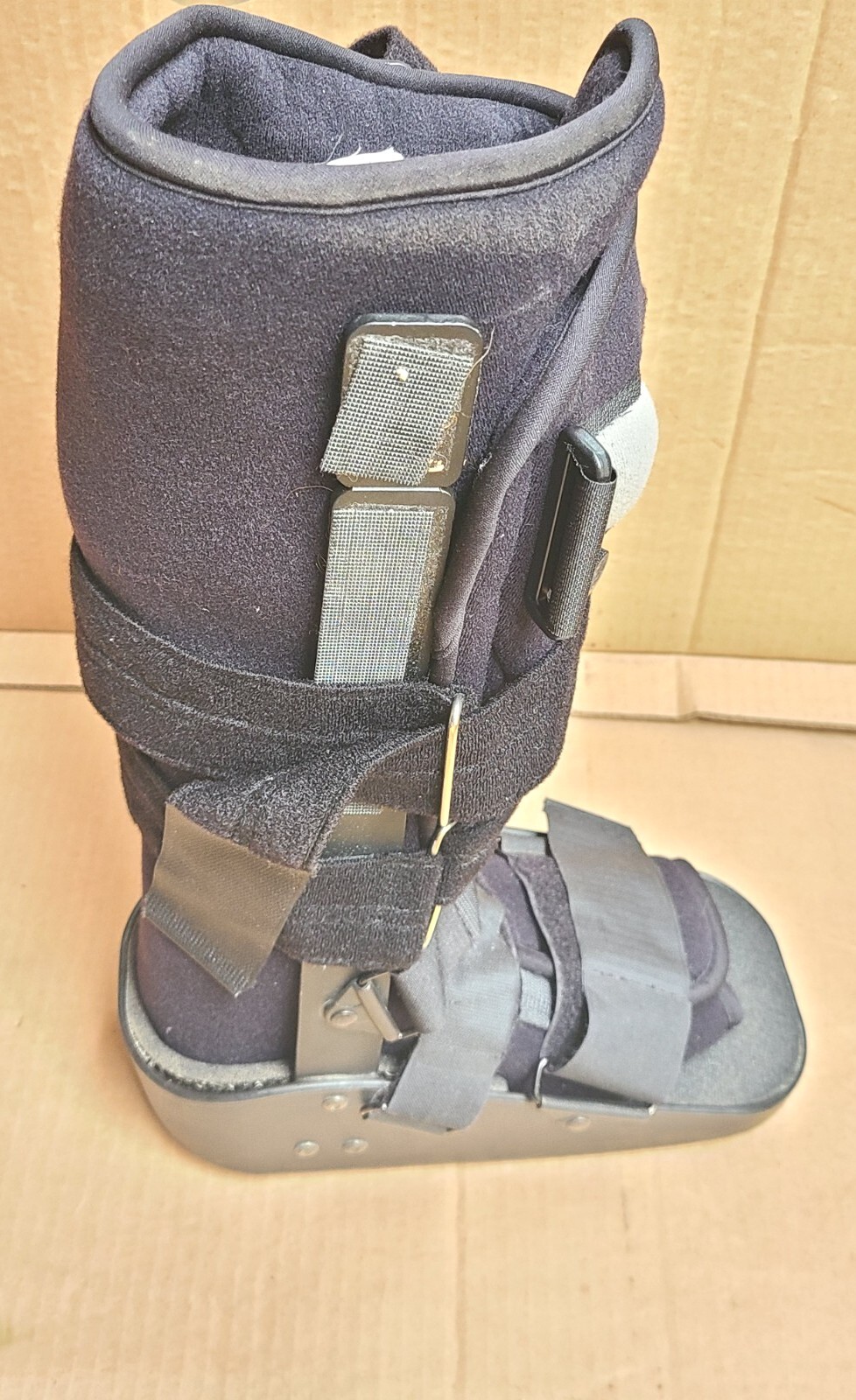 MaxTrax Orthopedic Size Medium Walking Boot Brace DJO Foot Brace