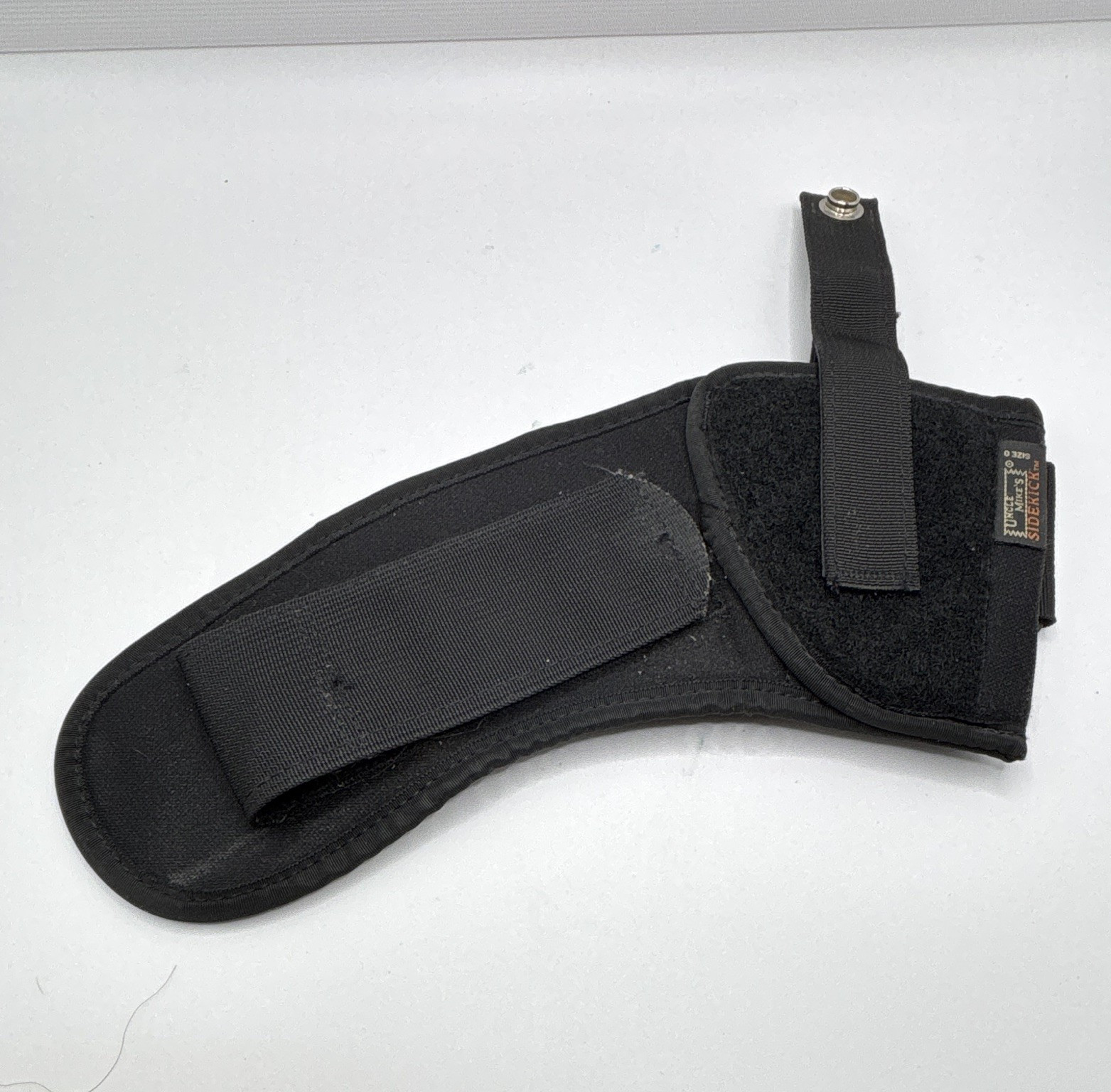 Uncle Mike’s Black NylonAdjustable ankle holster for S&W model 642/340 J frame