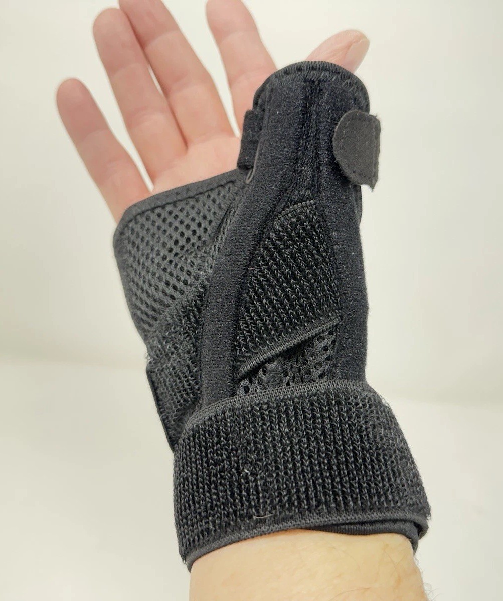 Finger Splint Solutions Reversible (L/R) Thumb Stabilizer – Black