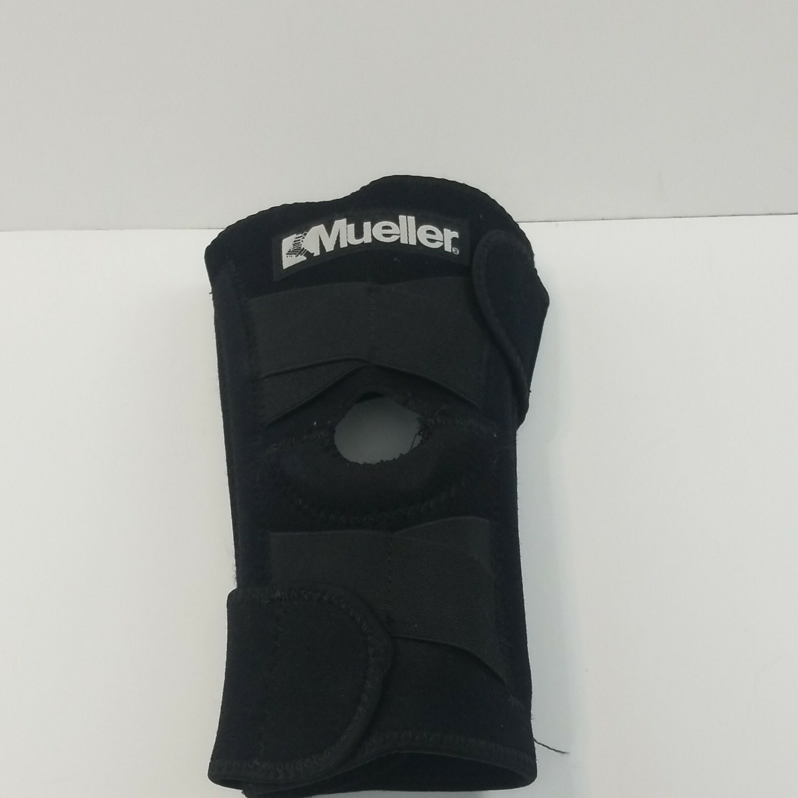 MUELLER Maximum Support Self-Adjusting Knee Stabilizer #6463 Right Or Left Knee