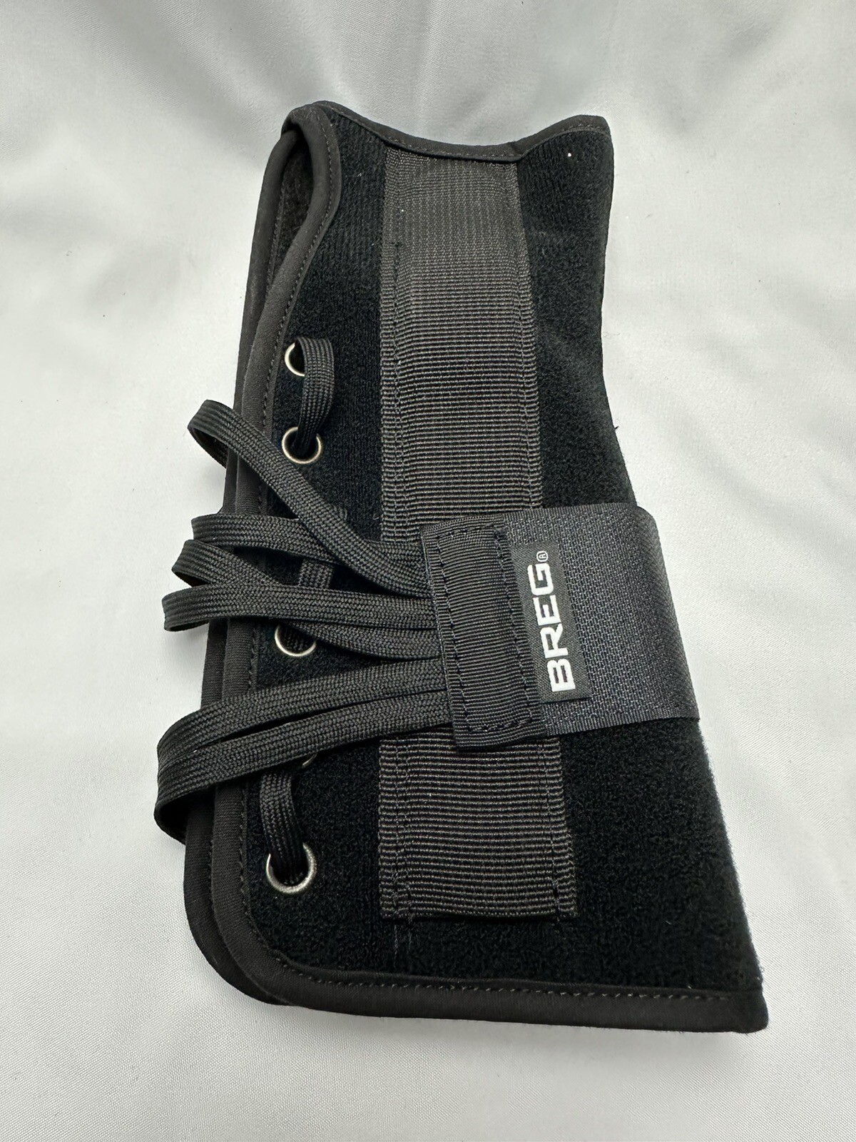 Breg Low Profile Wrist Brace 9” (Right Hand, Medium) Arm Hand Adjustable