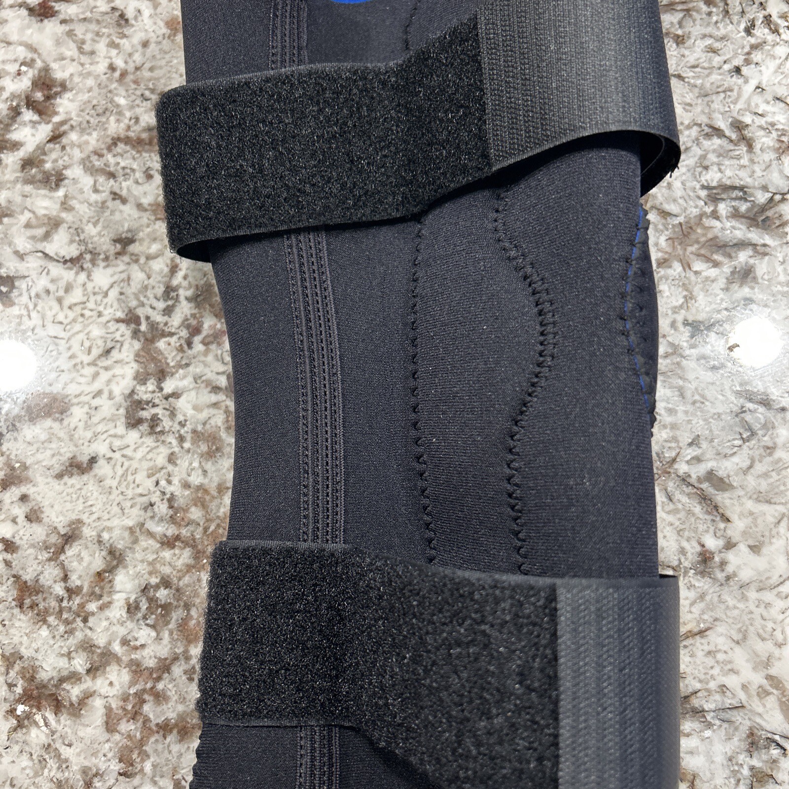 NEW Procare Hinge Knee Support Brace w/ Universal Buttress Small S Neoprene