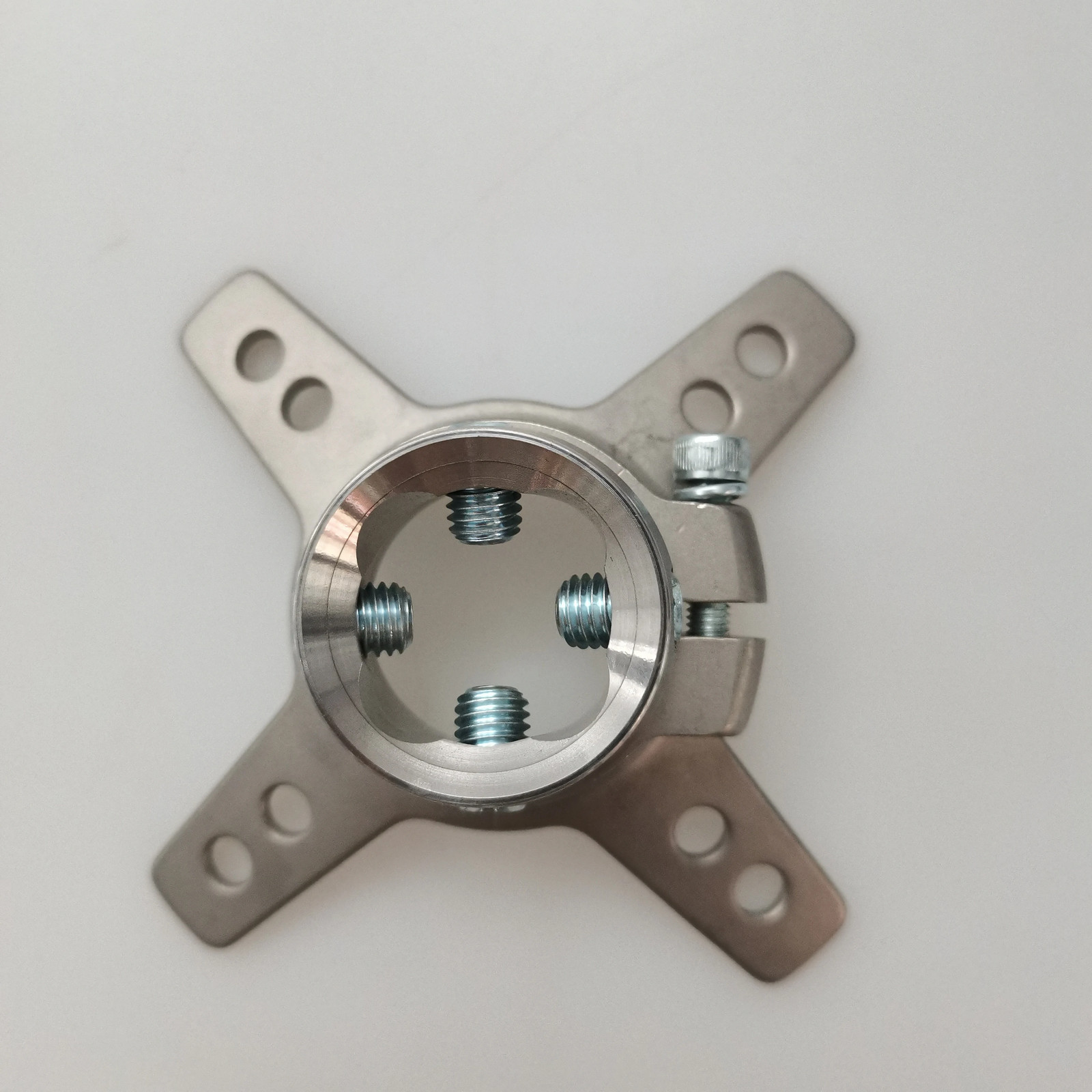 Female Four Jaws Stainless Steel Prosthetic Plate