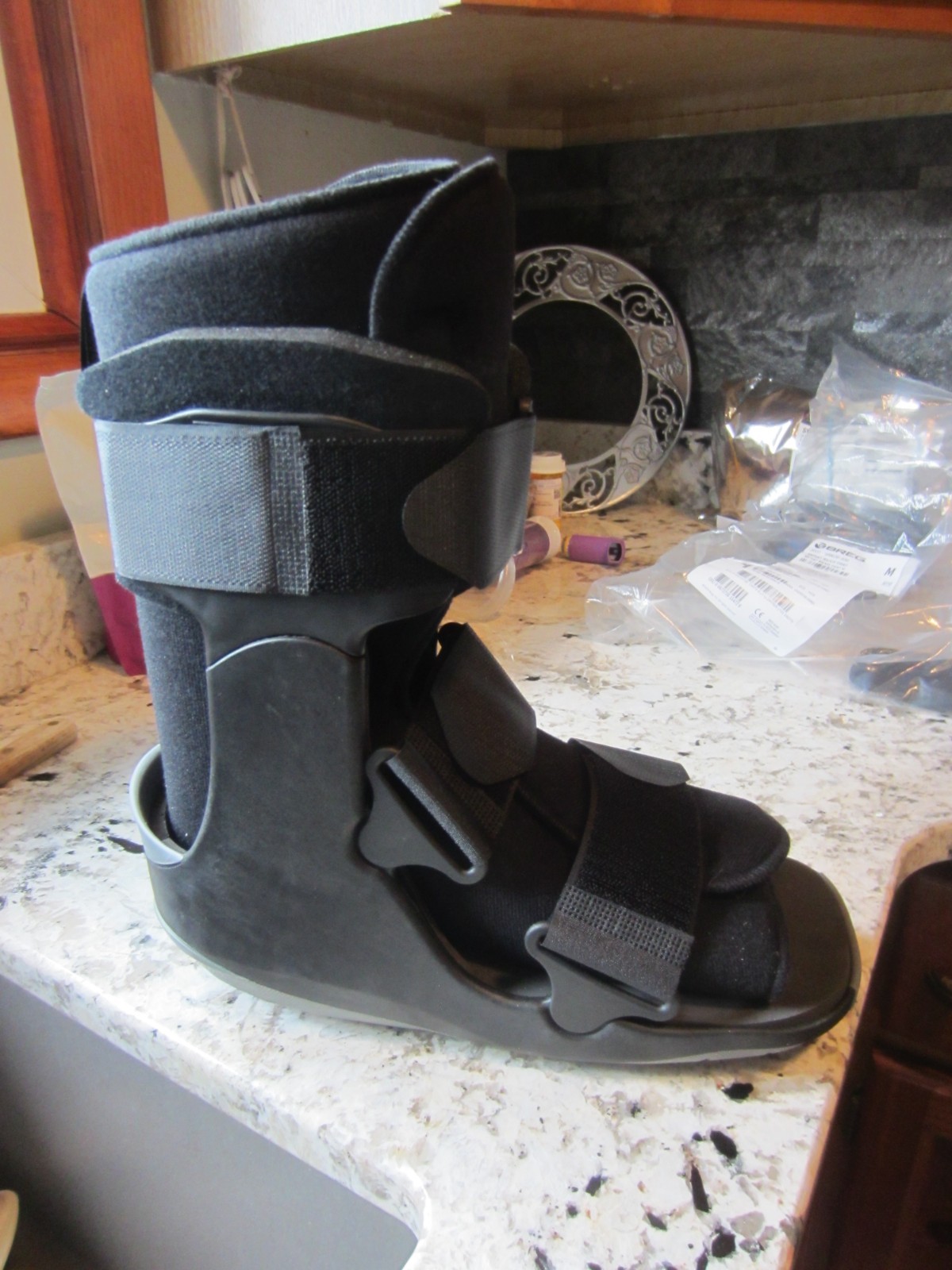 NWT Breg Size M softgait walker short boot w/instruction book RETAIL 232.00