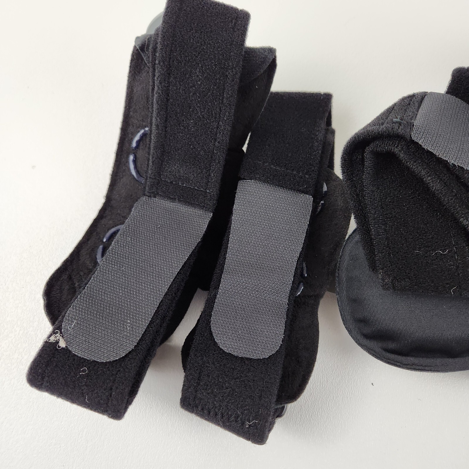 Comfortland OA-200 Left Knee Brace Black Joint Support Hinged Adjustable