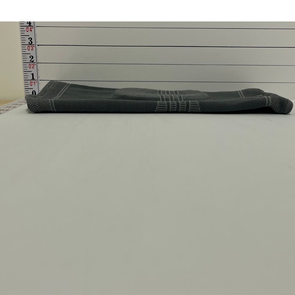 FUTURO Infinity Support Sleeve w/ Gel Pad Gray