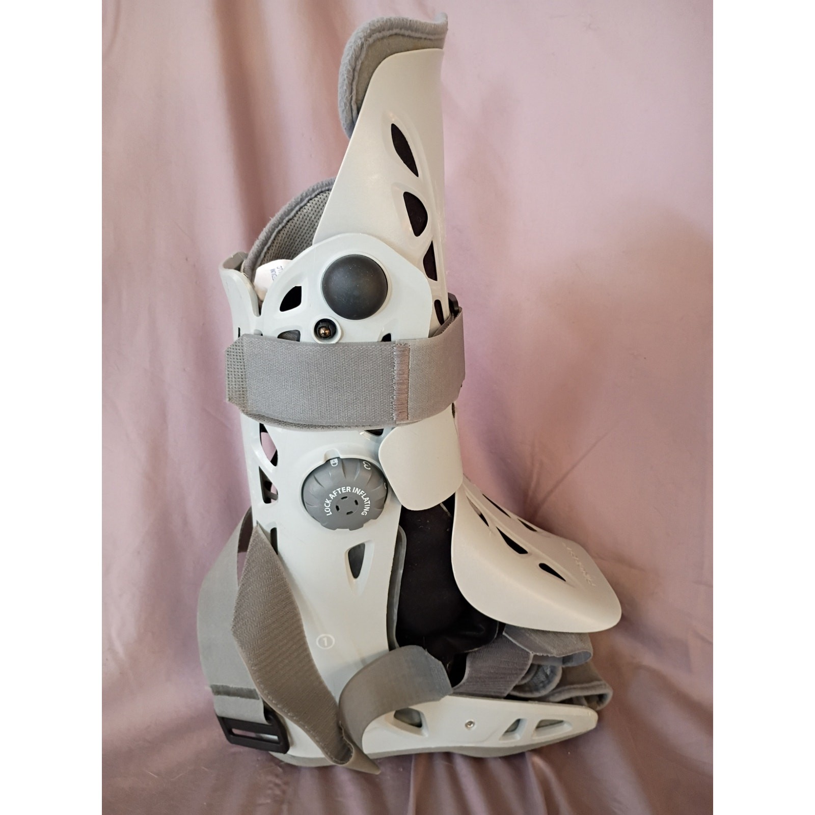 Walking cast, size large