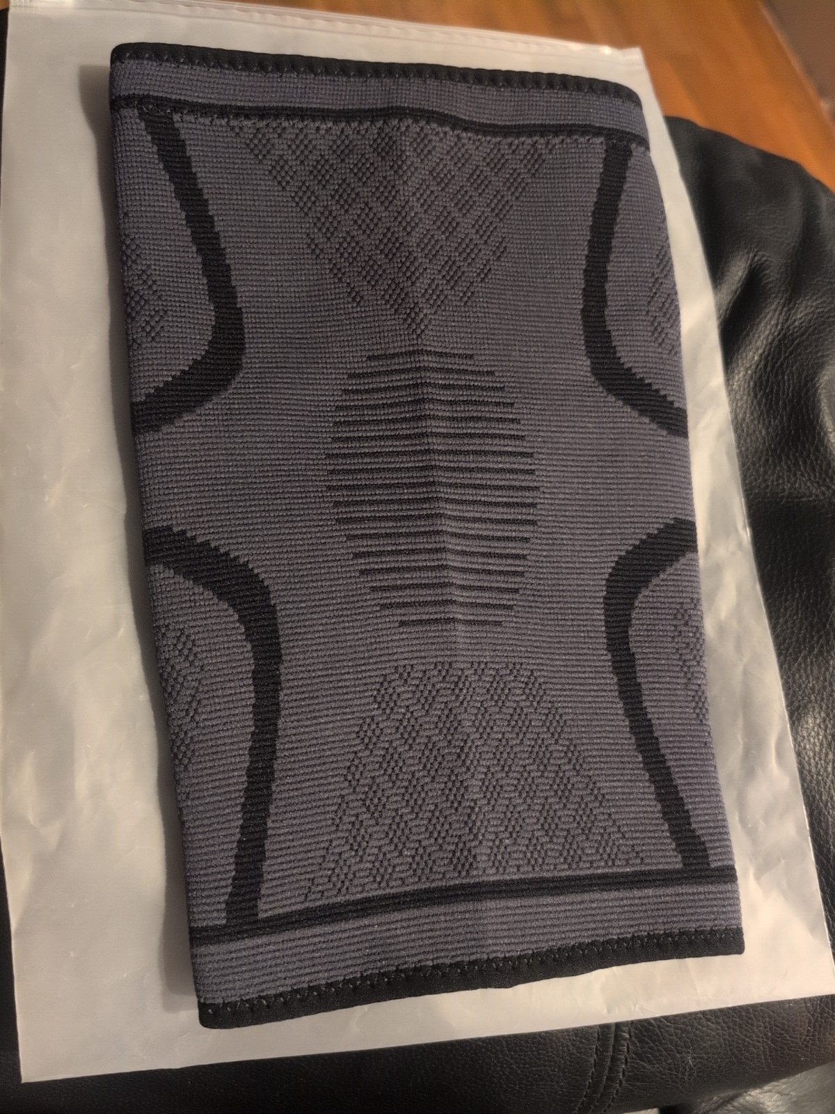 Knee Compression Sleeves NonSlip Support Brace for Men Women Gray