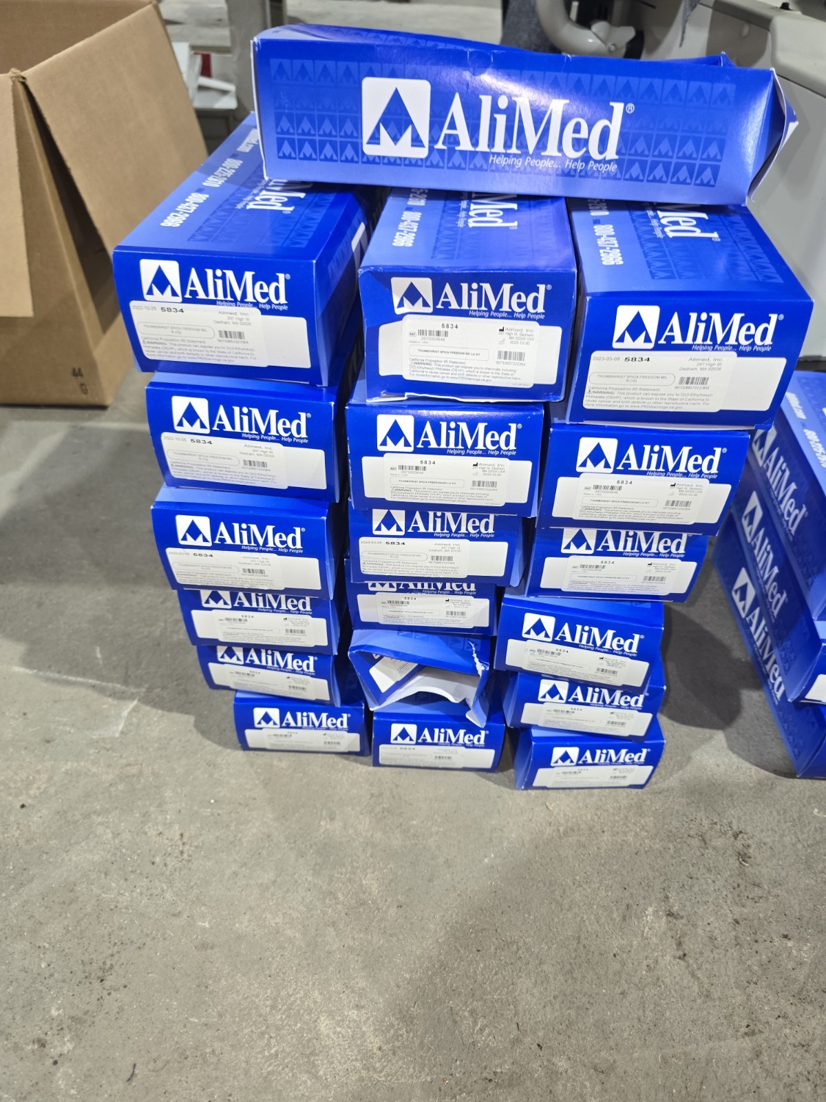 AliMed Thumb/Wrist Spica LOT OF 38 5833,5834,5835 SEE DESCRIPTION