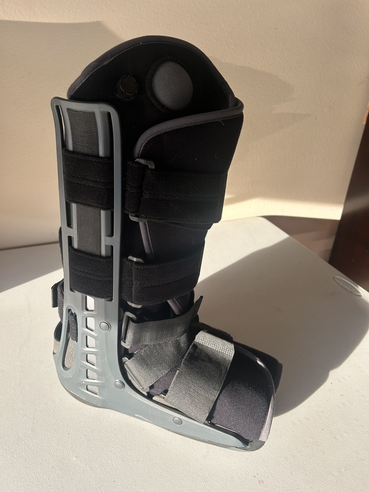 DONJOY Maxtrax 2 Walking Boot Air Walker Orthopedic Foot Ankle Brace Cast Medium