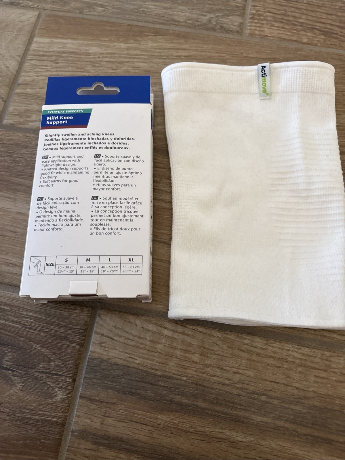 Actimove Everyday Supports Mild Knee Support White Medium