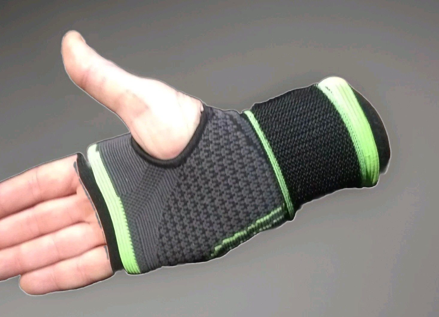 Wrist Support / Palm Protector Sport Anti-slip Glove Elastic Brace Adjustable