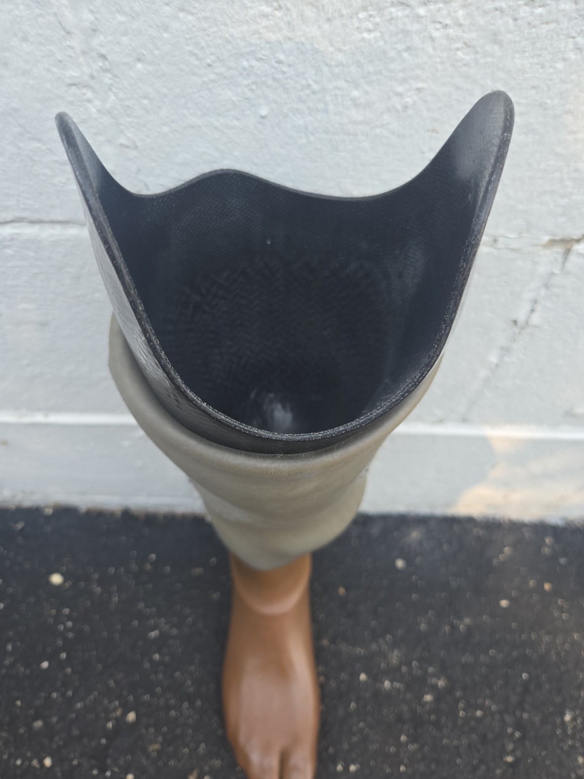 Orthopedic Prostetic Below The Knee (Right Foot) With Sleeve Attached With Wear!