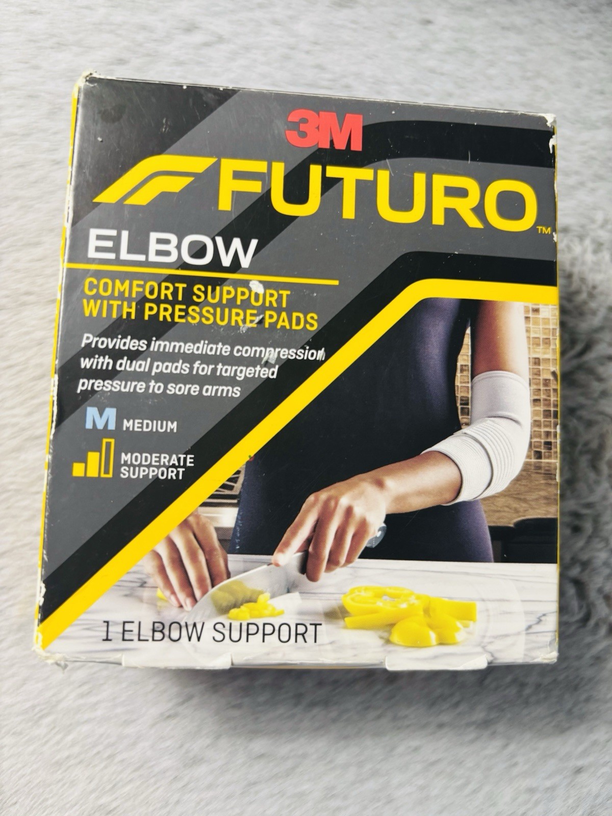 3M FUTURO Elbow Comfort Support Brace Pressure Pads Medium Beige 4-Way Stretch