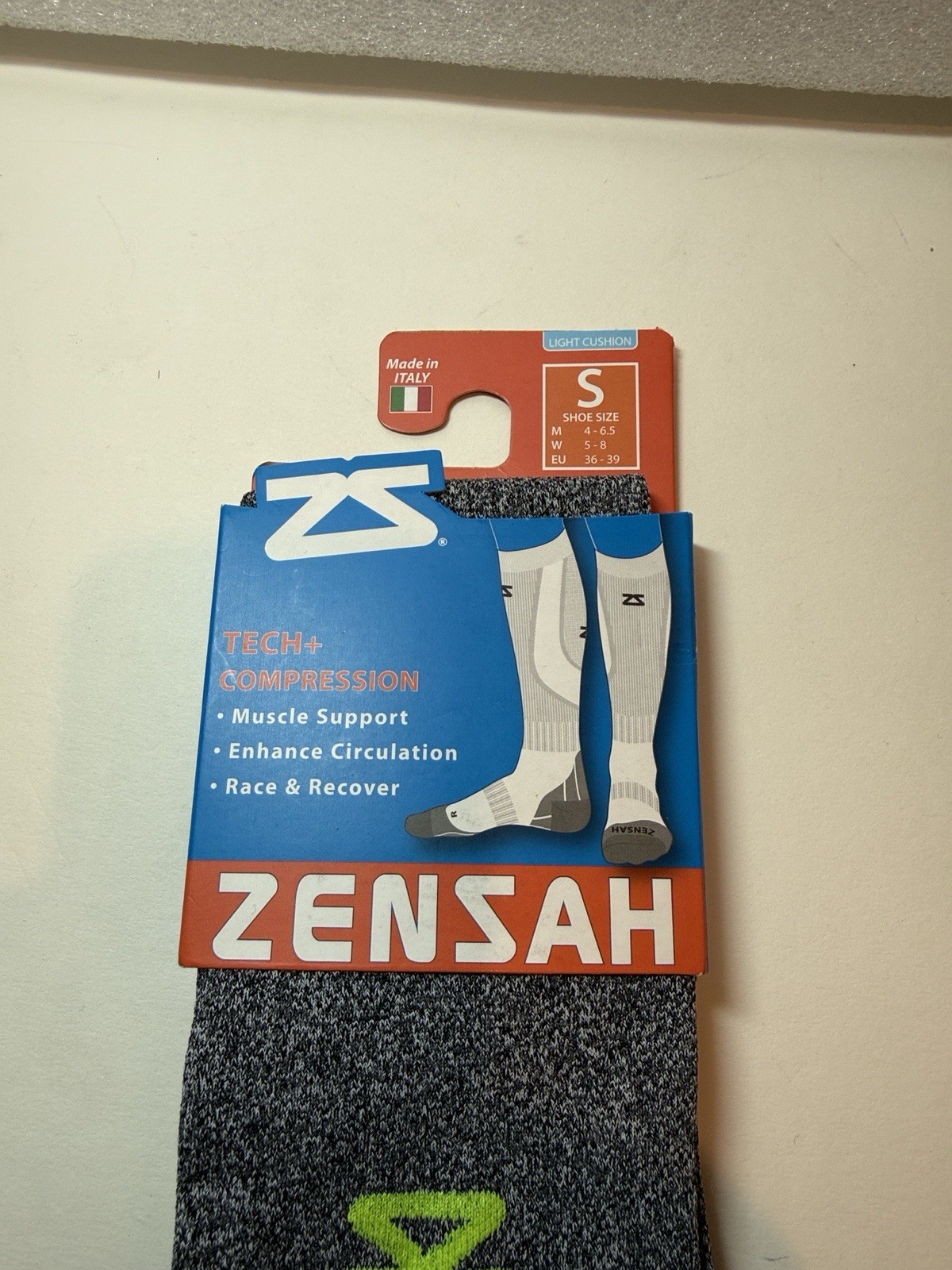 Zensah Tech+ Compression Socks Mens Heather Grey Light Cushion Small New