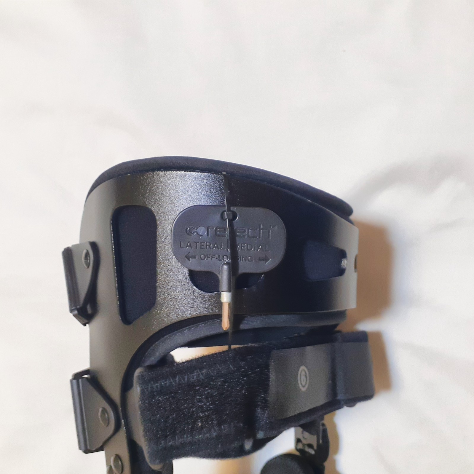 Vivehealth Coretech 845 OA Knee Brace Right Medium with Adjusters & Manual New