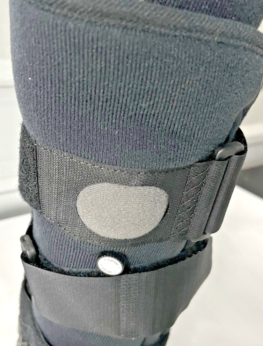 DeRoyal Pacesetter II Tall Walking Boot Small Adjustable Right or Left Foot