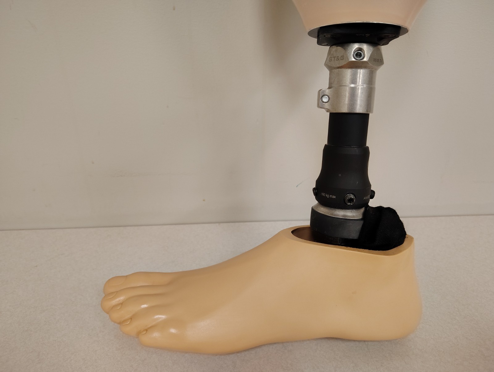 Trulife Prosthetic Limb Leg W/ Sz 28 Left Foot AAA210 AAA200 3151B Ti 231436AL