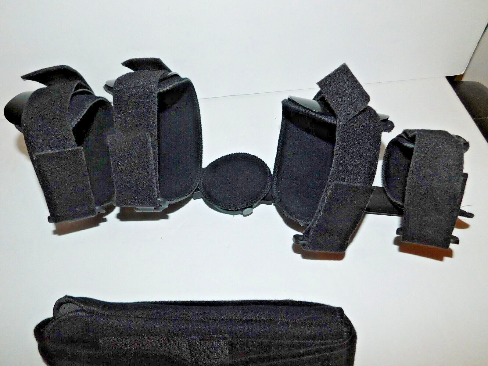 NICE PREOWNED BREG T-CHEK ADJUSTABLE ELBOW BRACE FOR RIGHT ARM WITH STRAP