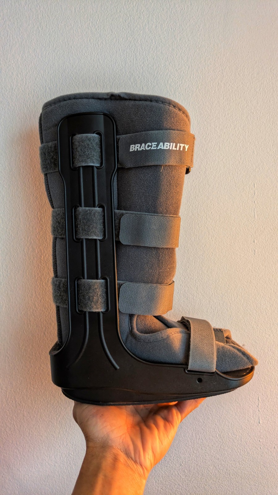 Kid’s Walking Boot/Foot Brace (Sizes 10 to 2)