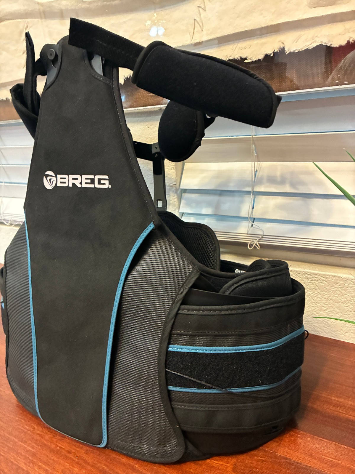 Breg Pinnacle TLSO 464 Back Brace Spinal Orthosis Adjustable 85% New