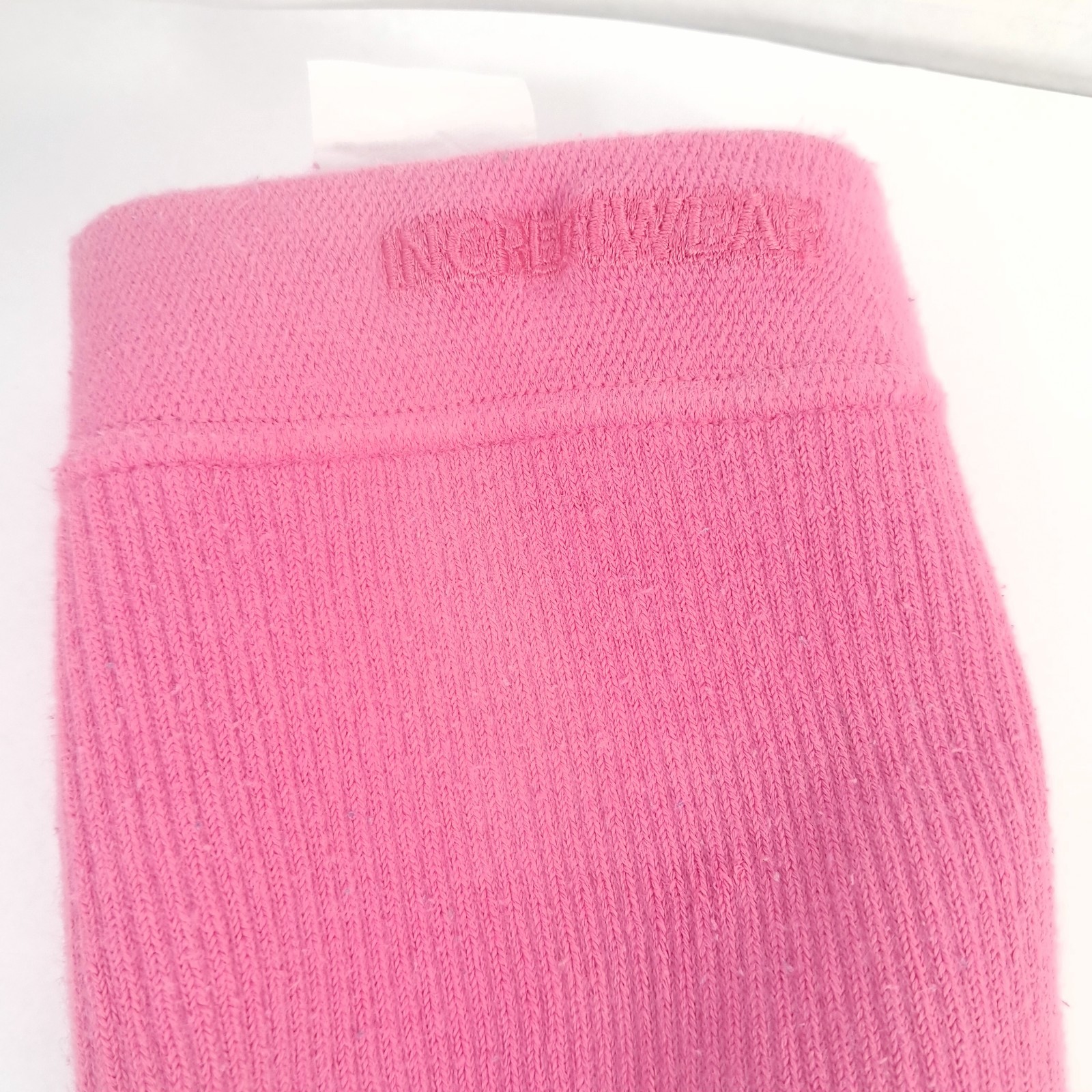 Incrediwear knee sleeve support G702 M Medium pink brace pain relief compression