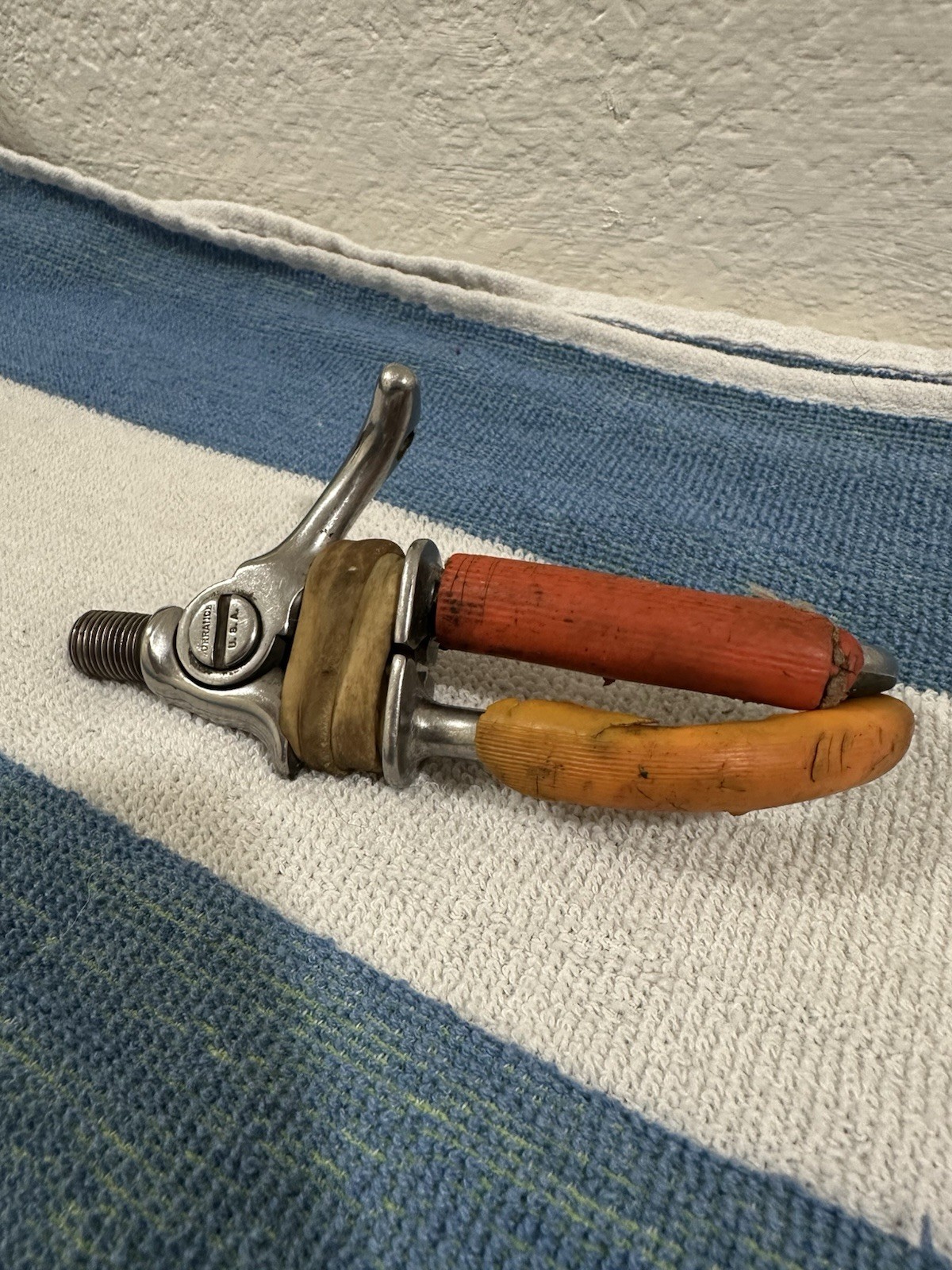 Left Canted Aluminum Prosthetic Hook. Fillauer, Hosmer. Dorrance 5xa Hook