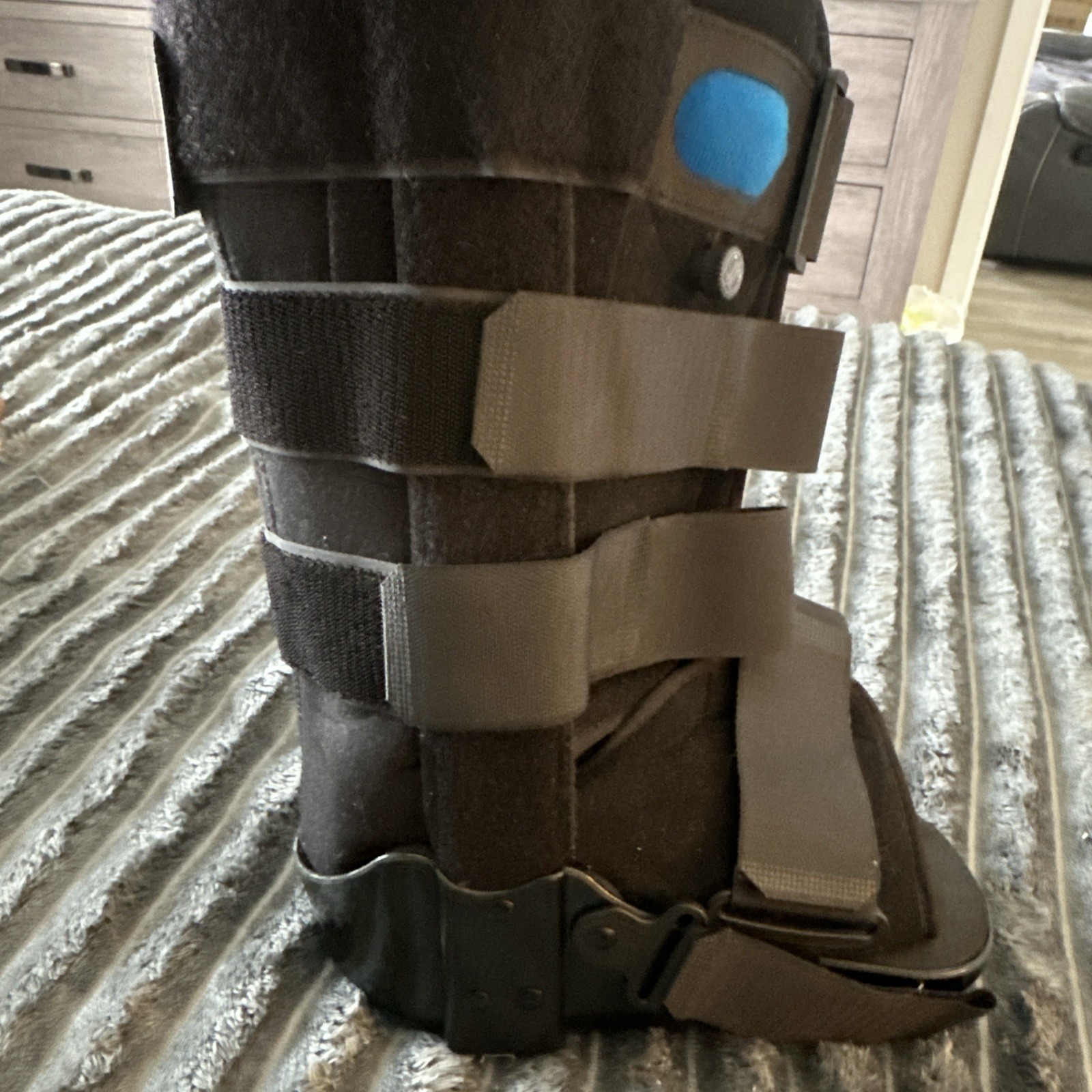 Walking Boot Pneumatic Pump Ovation Medical Gen2 Short Blue size Small NWT