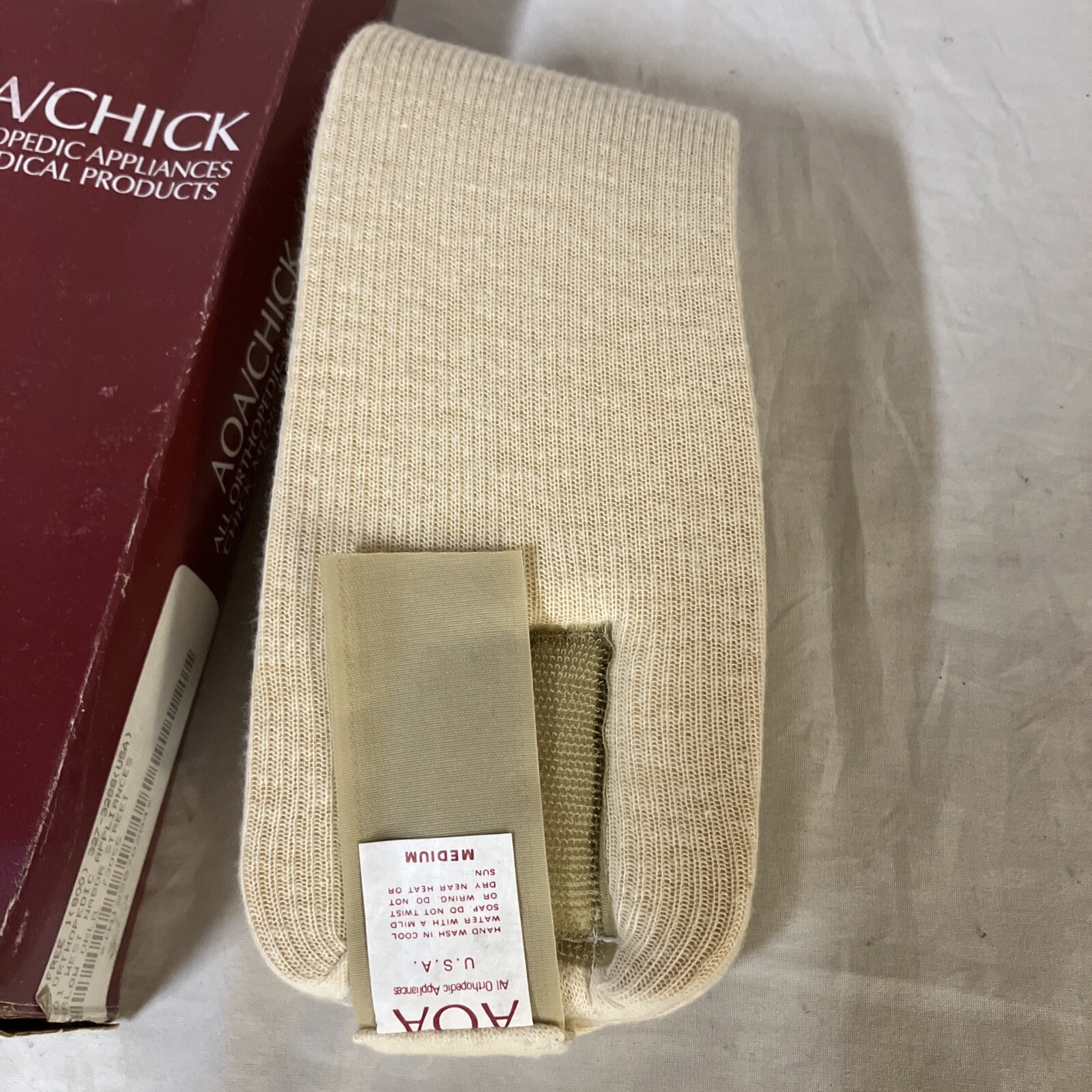AOA CHICK Cervical Collar Medium Density Foam Brace Medium NIOB Free Shipping!