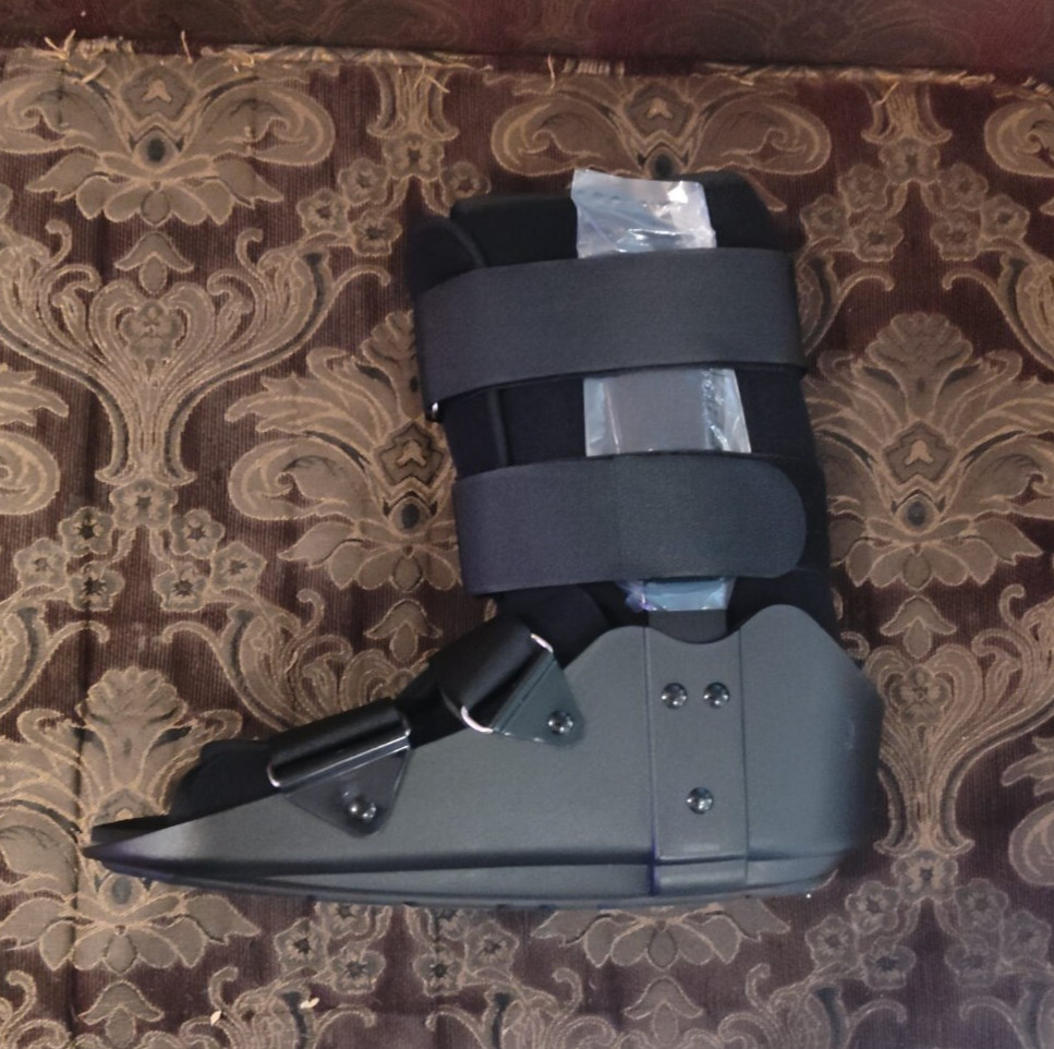 Walking Boot Ultra Light Full Shell Orthopedic Protection Sprain