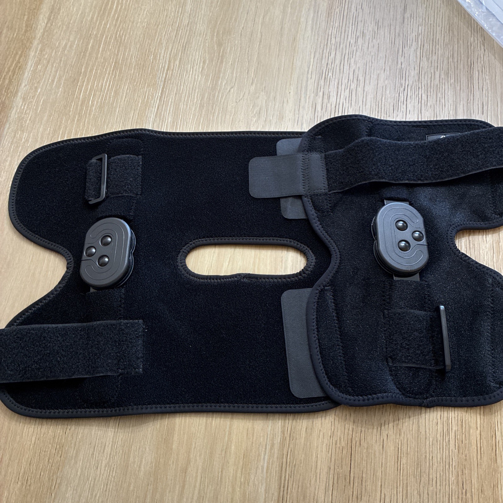 Aryse Tru-Range Knee Brace Universal ROM Knee Brace AY-32/33