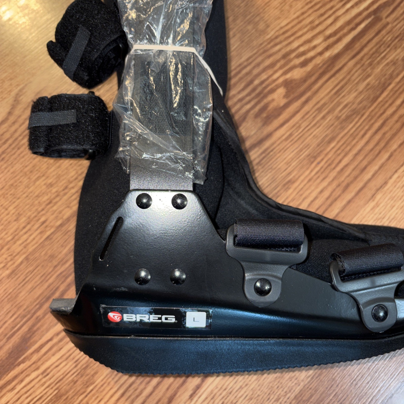 BREG Walking Boot Medical High Top Ankle Surgery Brace Sz Large Air Pump Lift