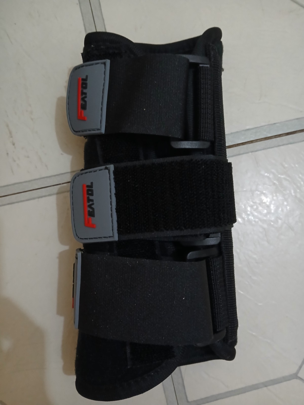 Exos Short Arm Fracture Brace for Left Thumb Open Design, Size Small